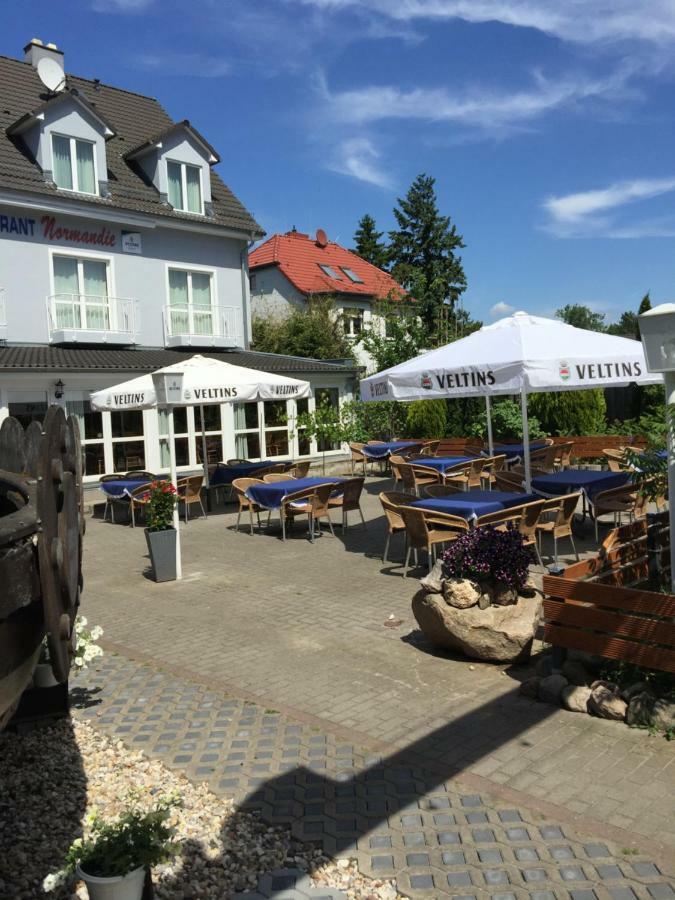 Hotel Restaurant Normandie Schildow Eksteriør billede